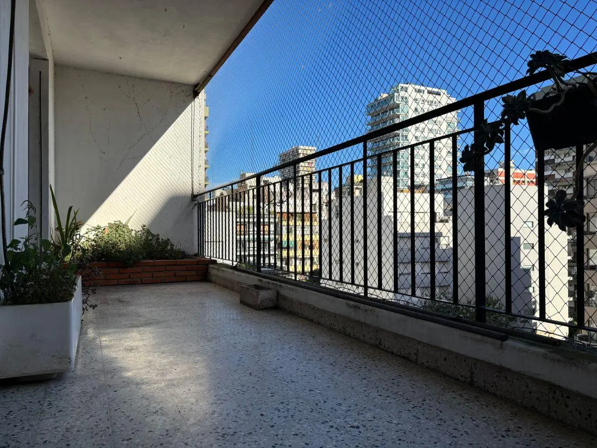 AV. LIBERTADOR Y MAURE- LAS CAÑITAS -P:PRIV.3 DORM. ESCRITORIO Y DEPENDENCIA-COCHERA FIJA- VIGIL. 4