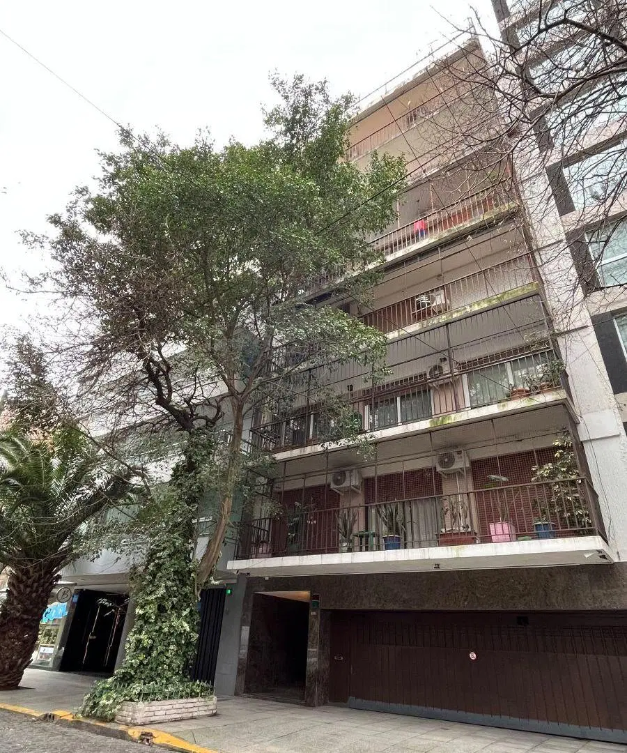 ARCOS 1800 y AGUILAR - Pisito de 3 DORMITORIOS CON DEP Y COCHERA - 2