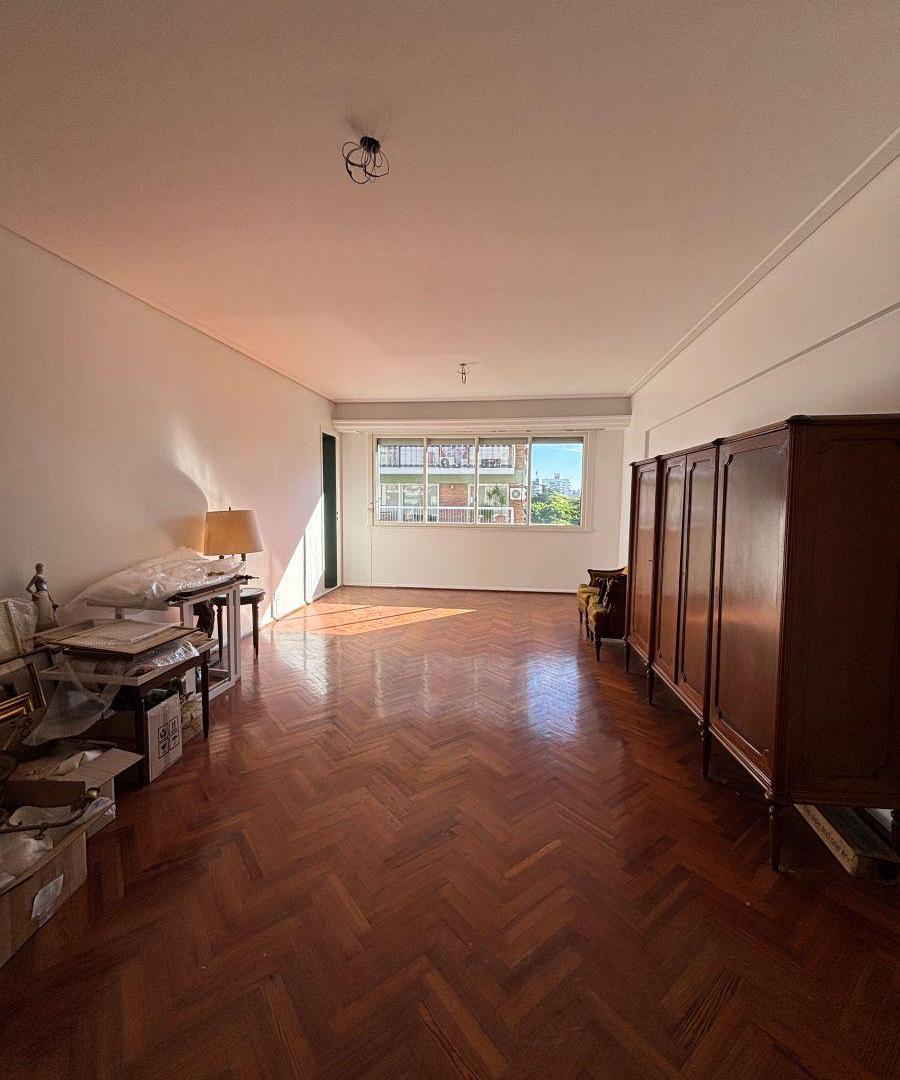 Departamento 4 ambientes con Cochera y Balcon en Belgrano R