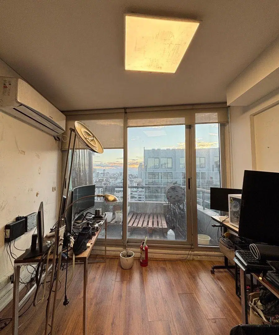 Excelente 2 ambientes con balcón aterrazado, dos cocheras y piso alto 3