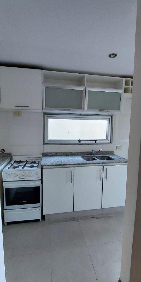 Foto de Departamento 2 Ambientes con 2 Balcones y Cochera – Villa Pueyrredón, imagen 3