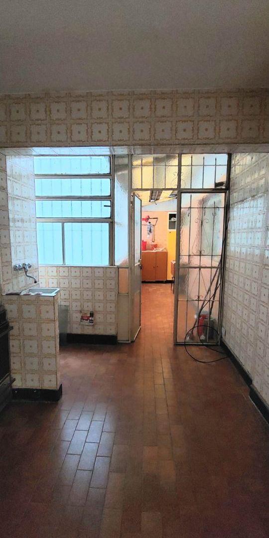 Foto de Departamento en Venta para Reciclar en Belgrano – 3 Dormitorios, Balcón, imagen 5