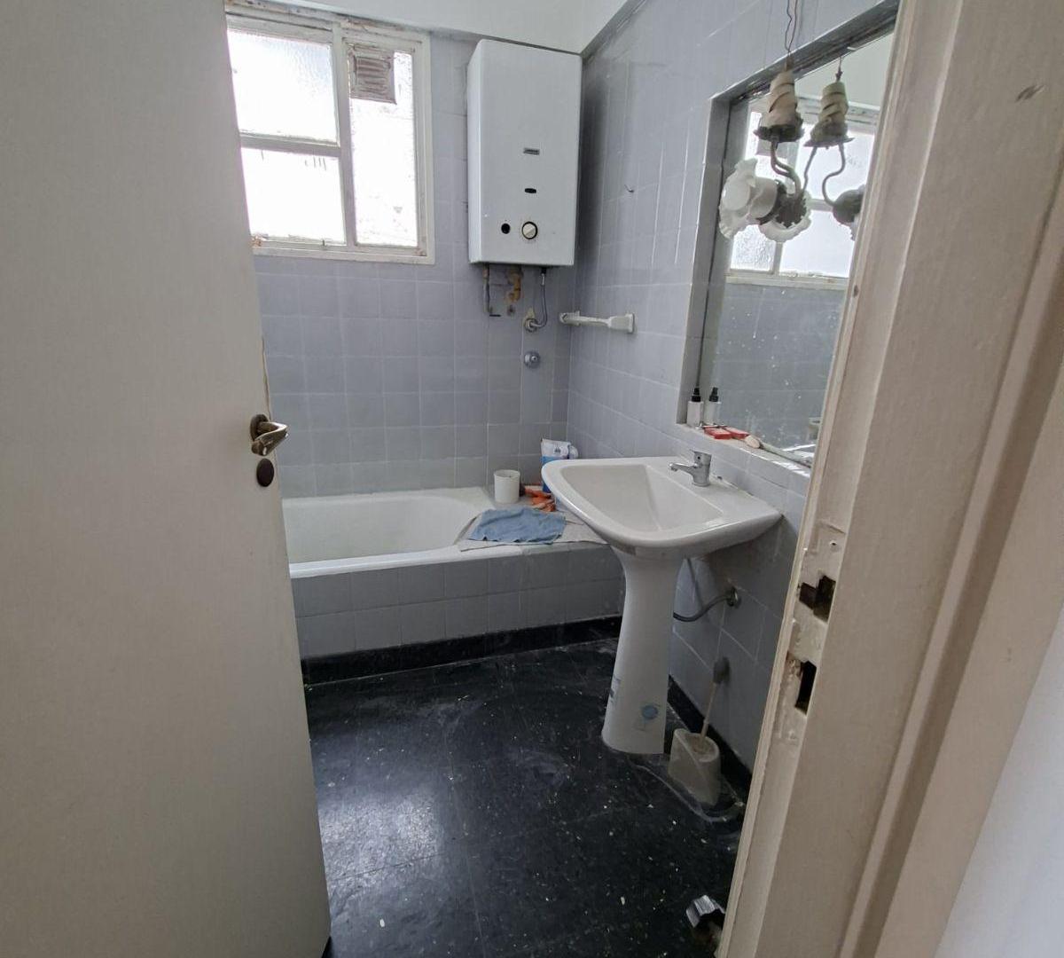 Foto de Departamento 4 Ambientes con Dependencia, Balcón y Guardacoche, imagen 5