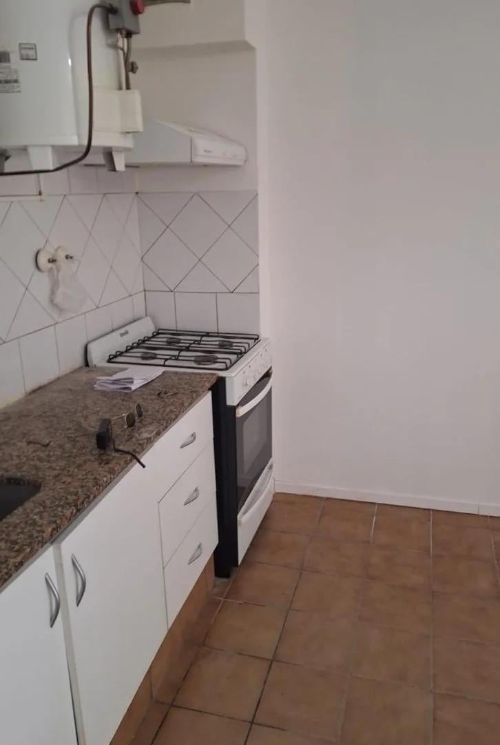 Foto de FLORESTA, 2AMBIENTES,PATIO JARDIN, imagen 2