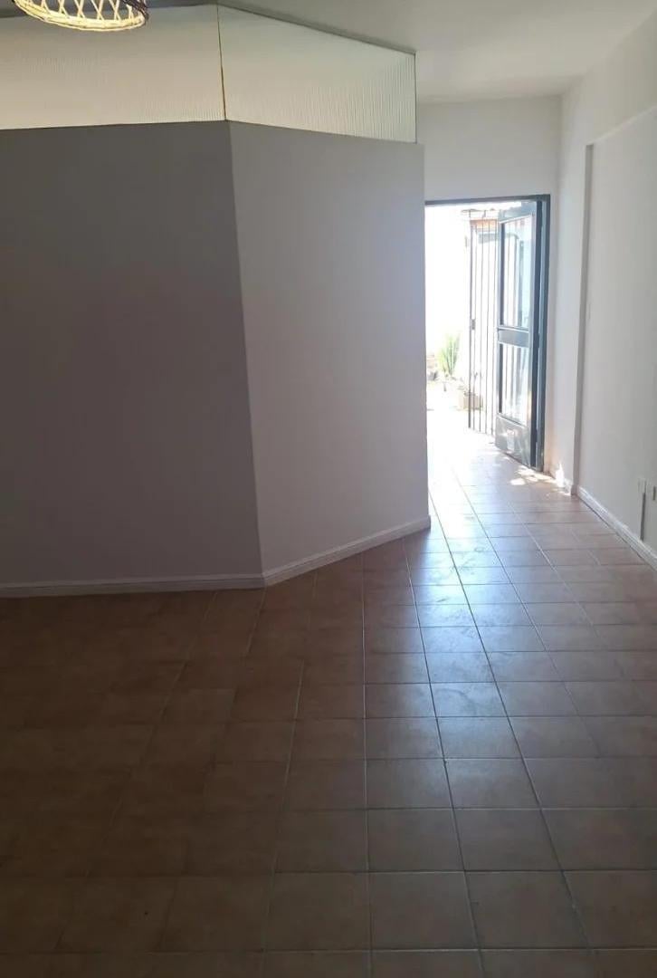 Foto de FLORESTA, 2AMBIENTES,PATIO JARDIN, imagen 3