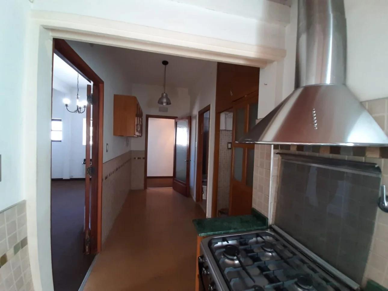 Foto de (Chacarita),3ambientes,2 p/escalera,bajas expsas, m/b estado, imagen 1