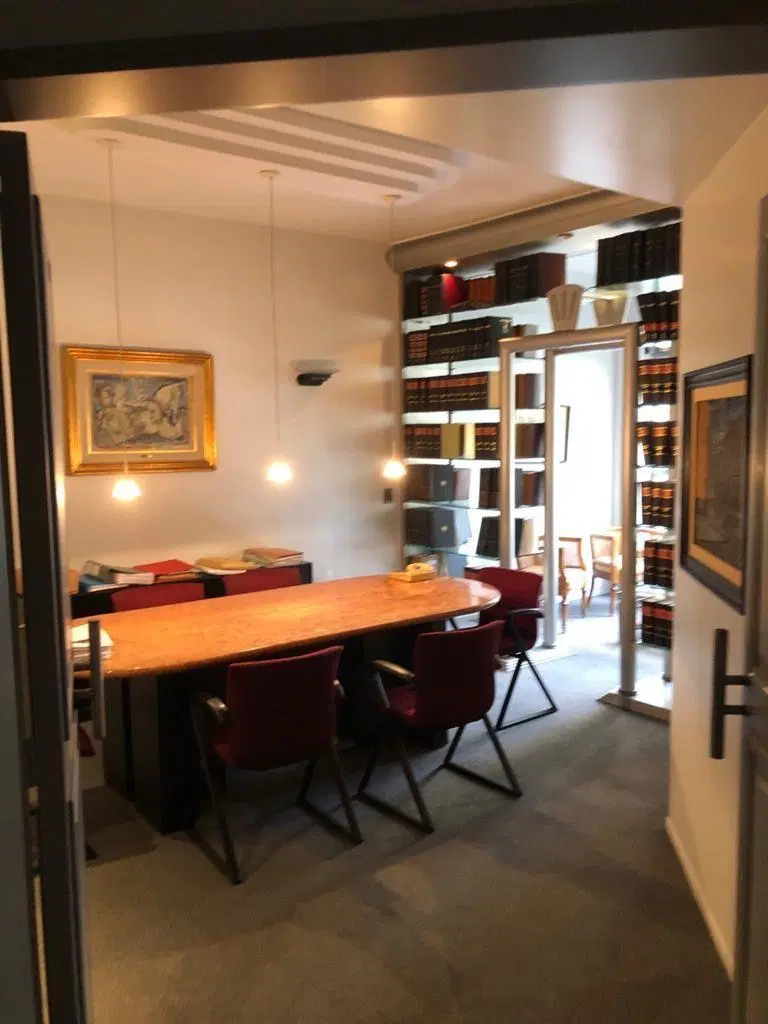 Oficina . | VIAMONTE al 800 3