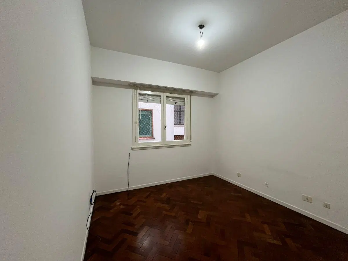 Semipiso 4 amb al frente con balcon y cochera a metros de Av del Libertador 4