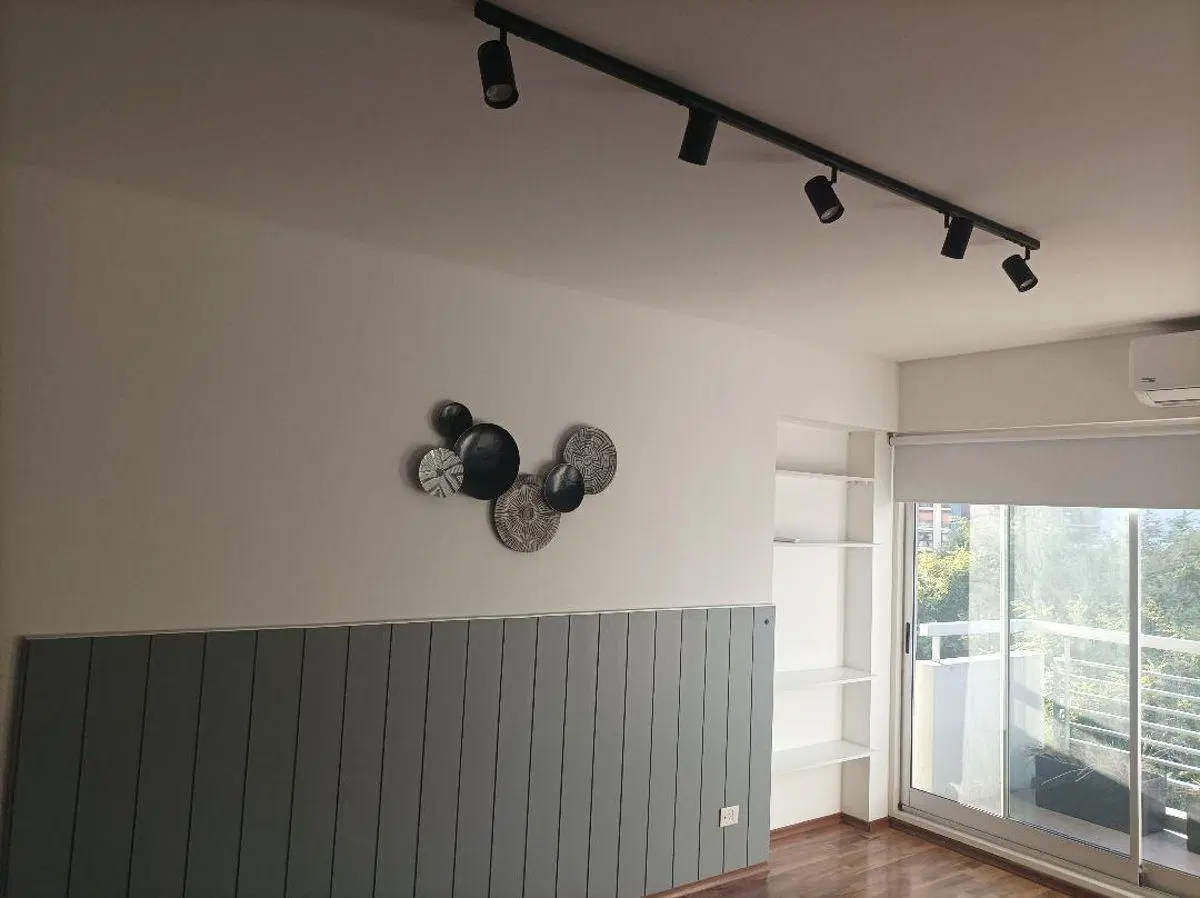 Hermoso departamento al frente en esquina Bvard Cerviño 3707 4