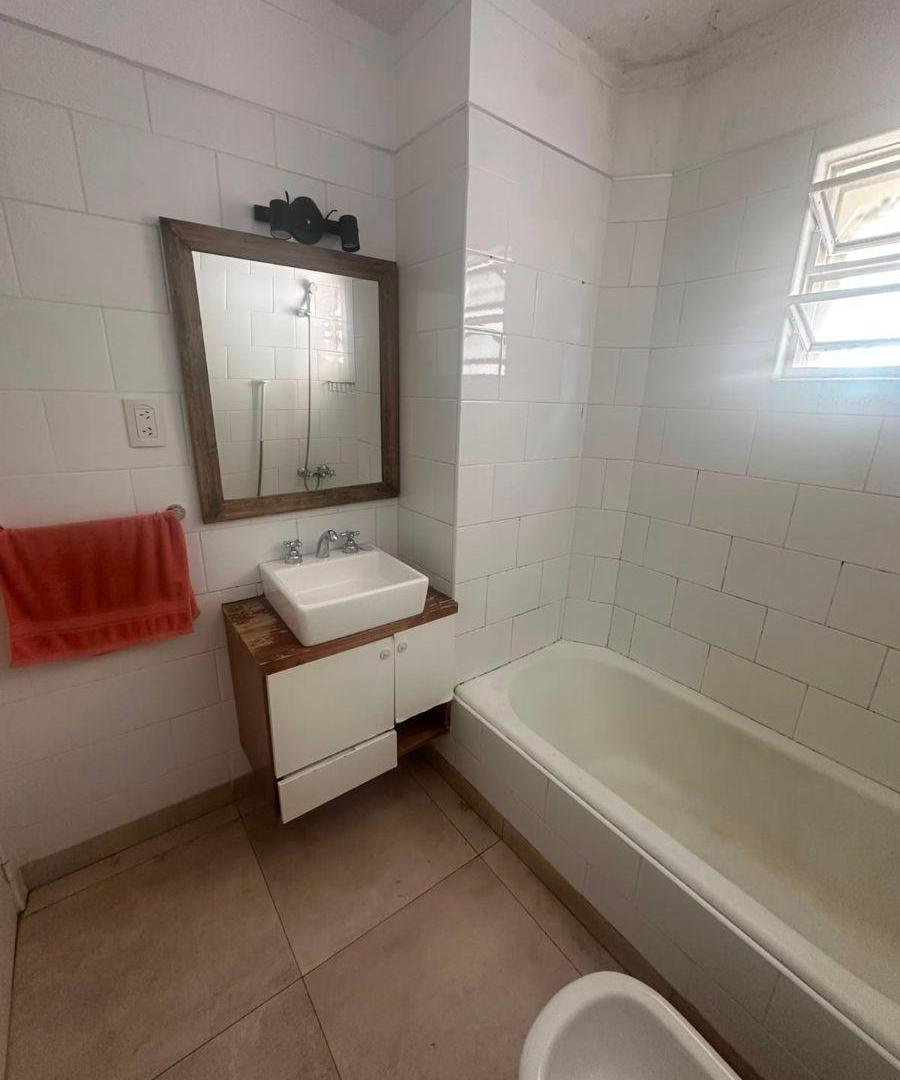 Foto de Departamento de 58 m² con 2 dormitorios en venta. Belgrano R, imagen 3