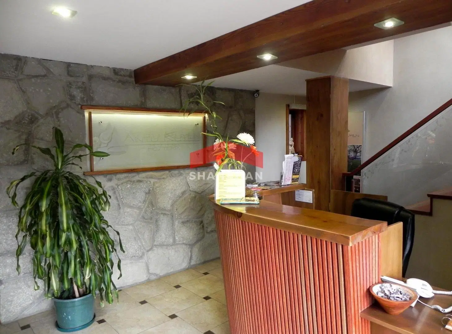 Venta excelente hosteria frente al lago Nahuel Huapi- Bariloche 3