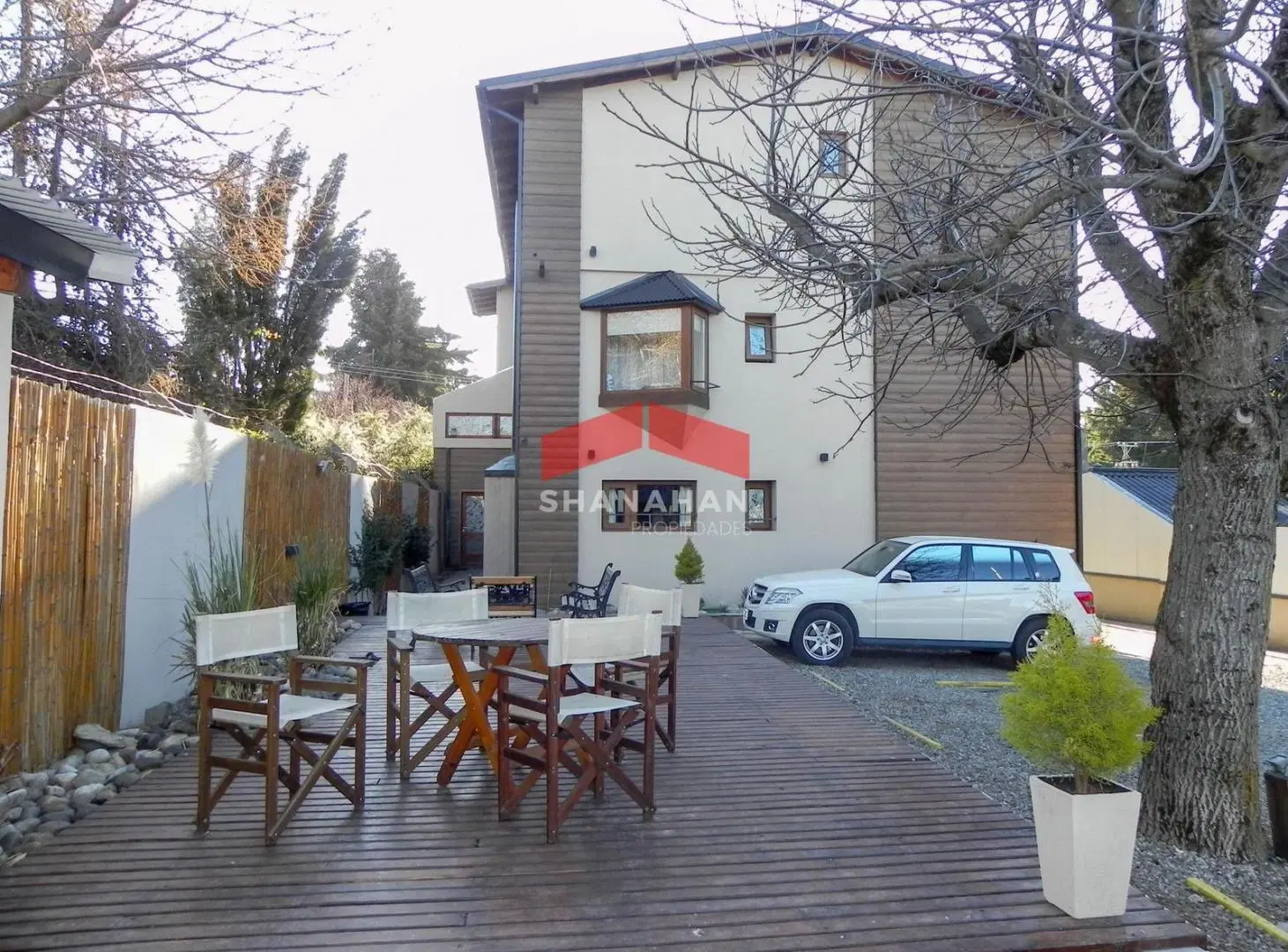 Venta excelente hosteria frente al lago Nahuel Huapi- Bariloche 8
