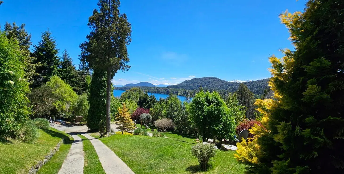 Sobre ruta km 16,5 Complejo de 5 cabañas y una casa - Bariloche 5