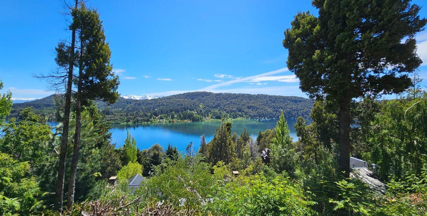 Foto de Sobre ruta km 16,5 Complejo de 5 cabañas y una casa - Bariloche, imagen 1
