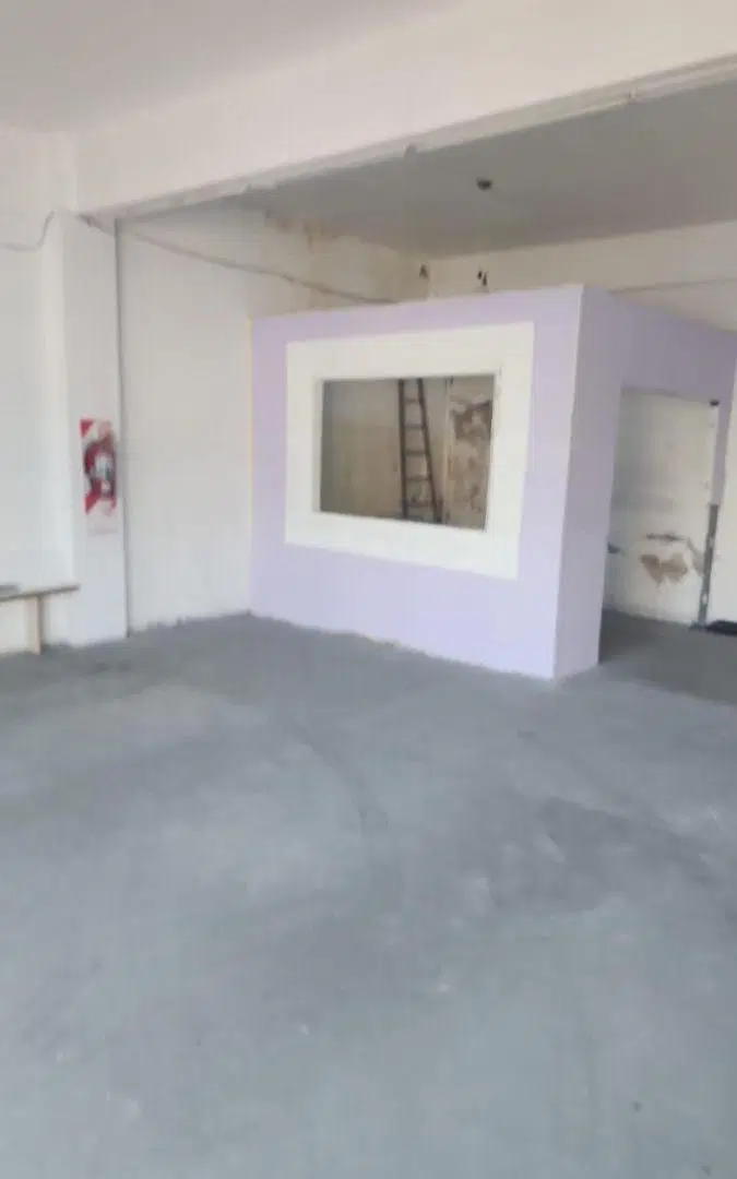 Local comercial de aprox 80 m² en venta y alquiler en Lomas de Zamora 4