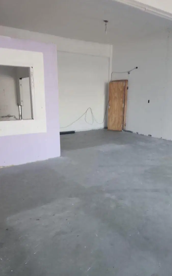 Local comercial de aprox 80 m² en venta y alquiler en Lomas de Zamora 1