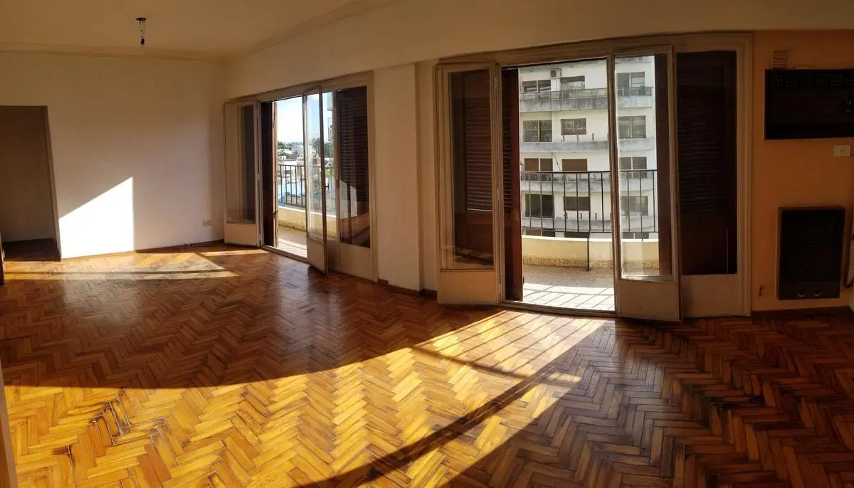 Departamento 4 Amb en Alquiler con balcón al frente - Flores 4