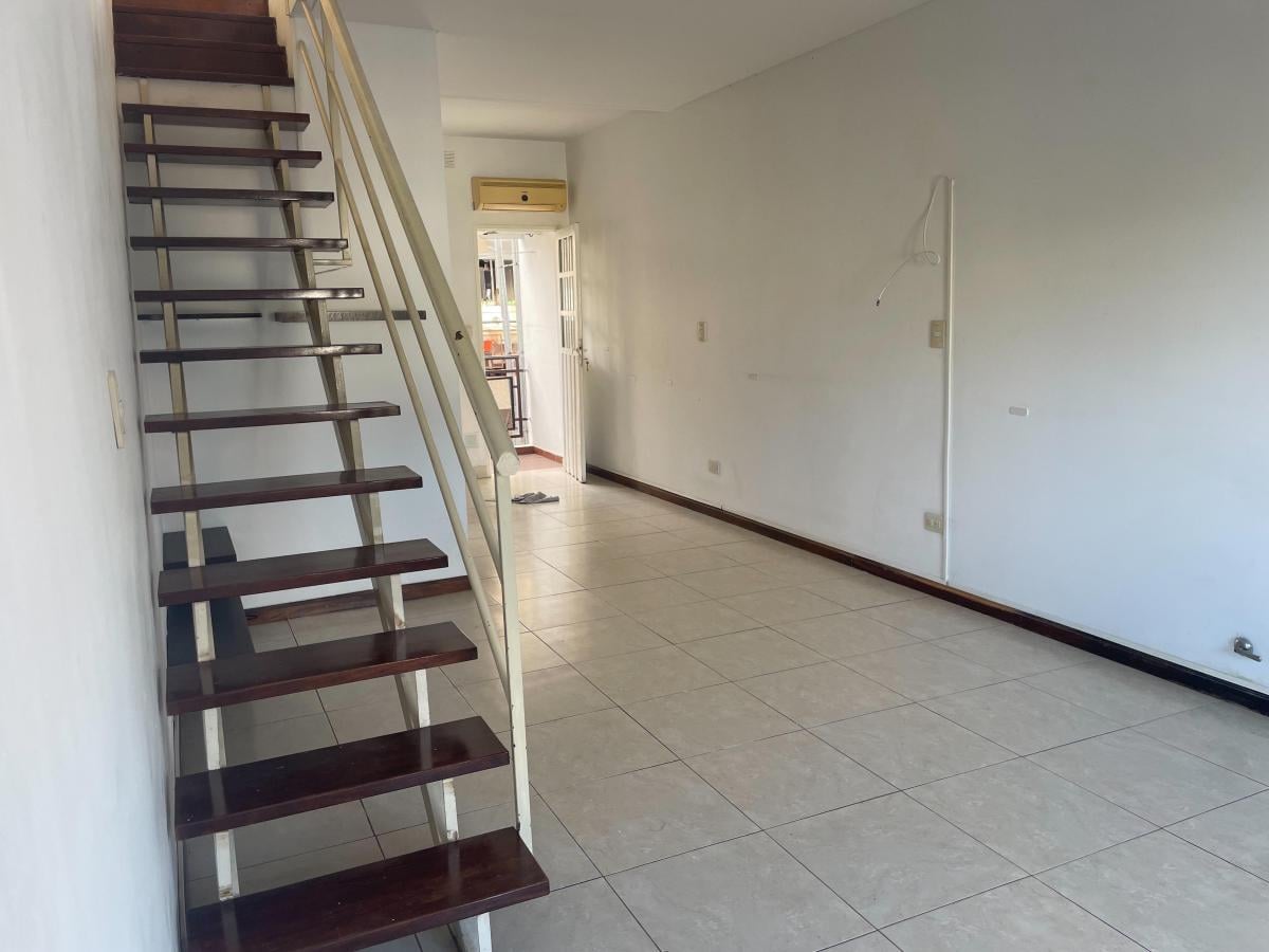 Foto de Apto Credito Bancario! Duplex de 3 Amb C/coch Barrio Cerrado Canguro, imagen 2