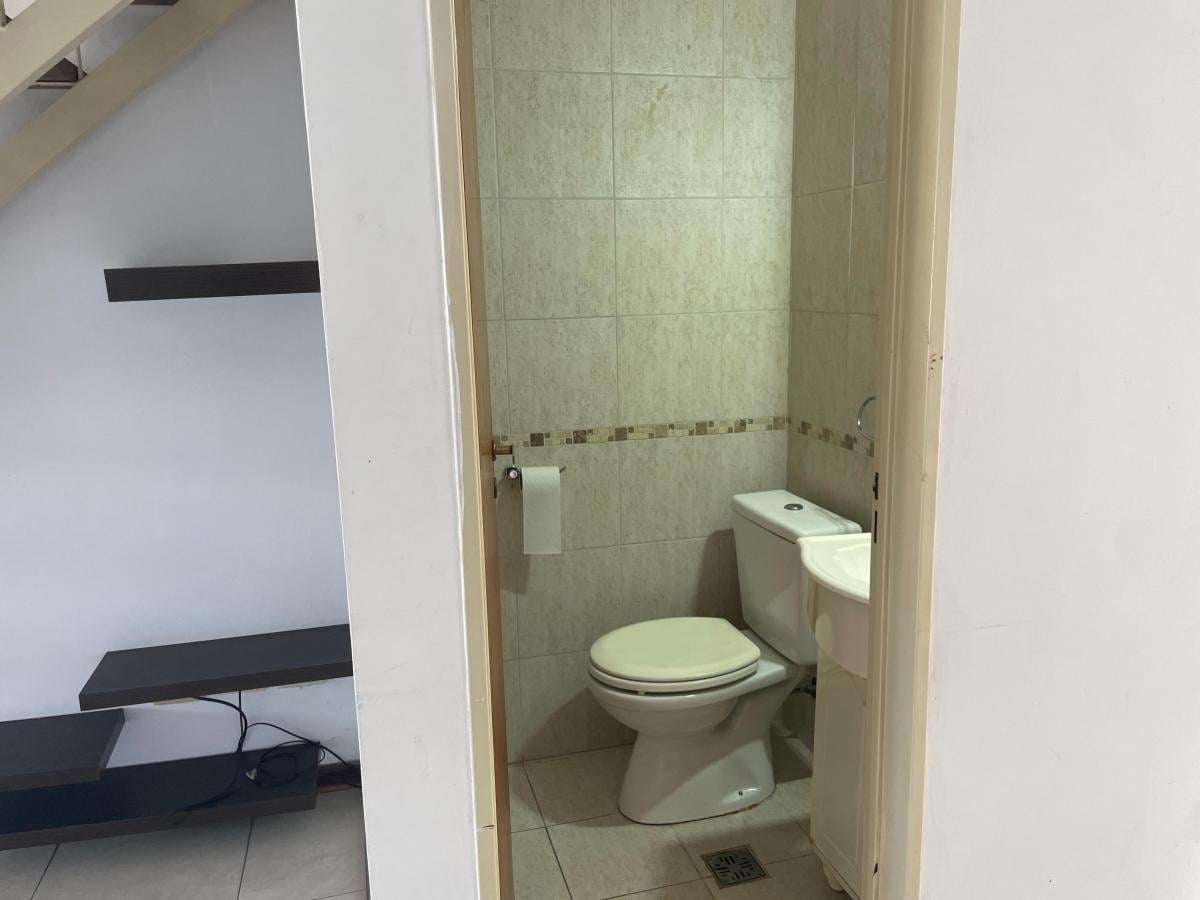 Foto de Apto Credito Bancario! Duplex de 3 Amb C/coch Barrio Cerrado Canguro, imagen 4
