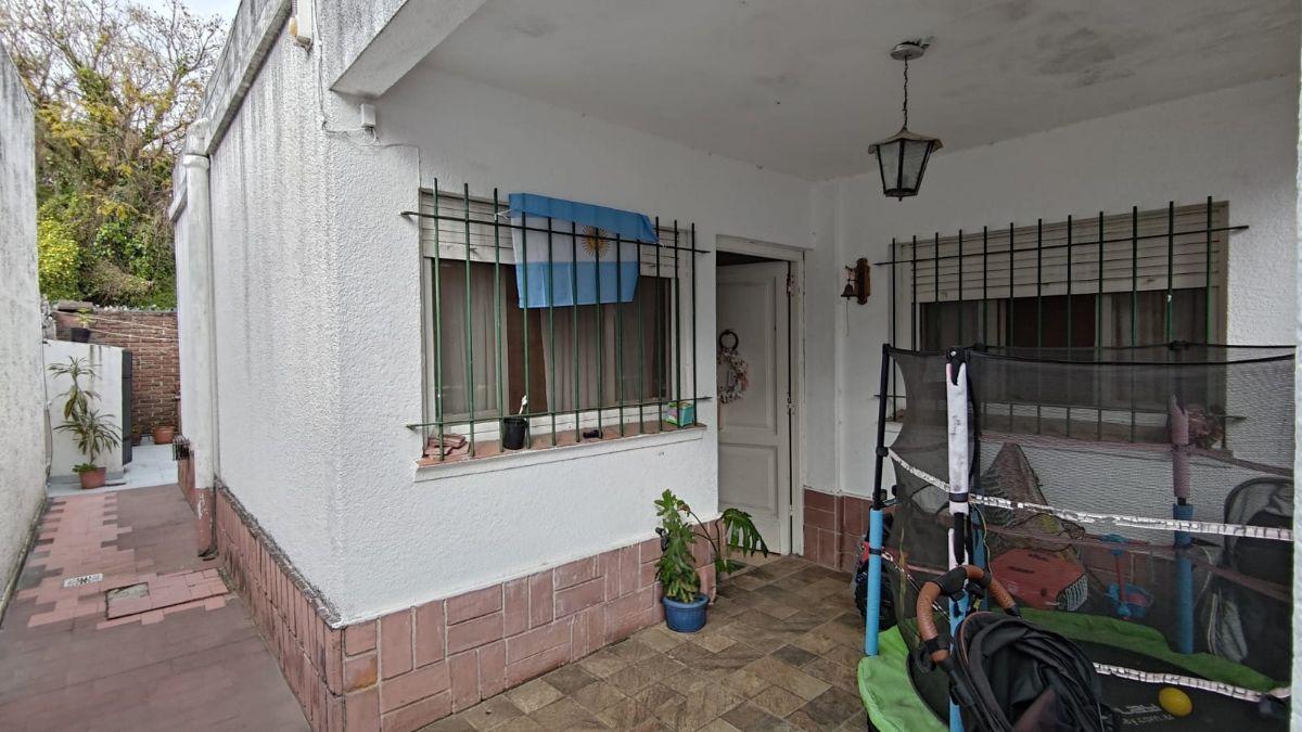 Foto de PH de 3 amb con patio. Barrio Carreras. San Isidro., imagen 1