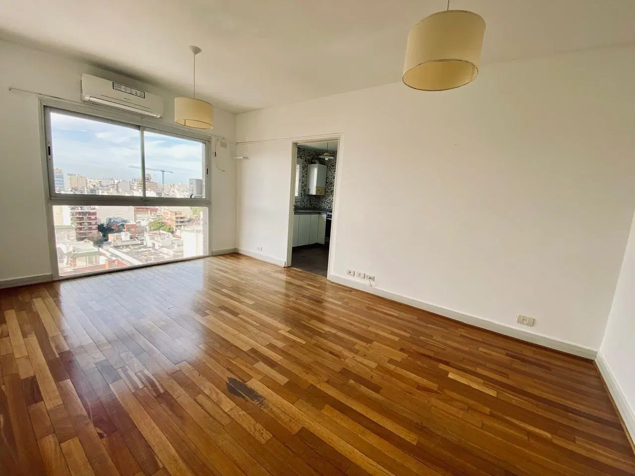 Departamento 2 ambientes. | VALLE al 300 2