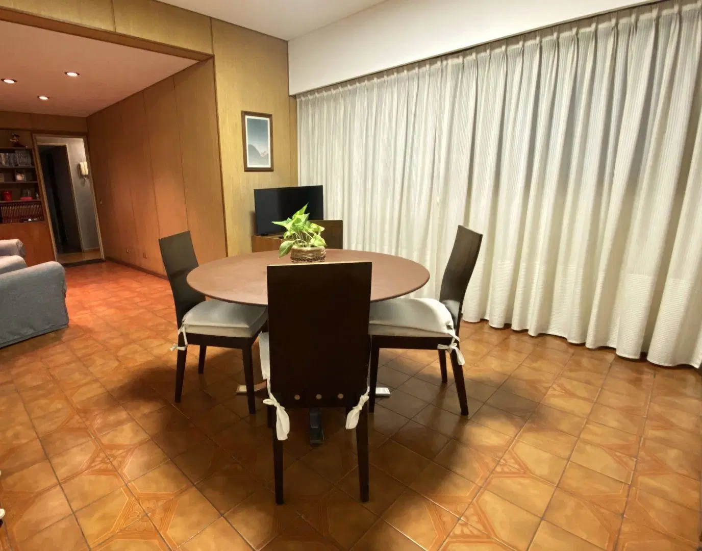 Departamento 5 ambientes. | VALLE al 600 3