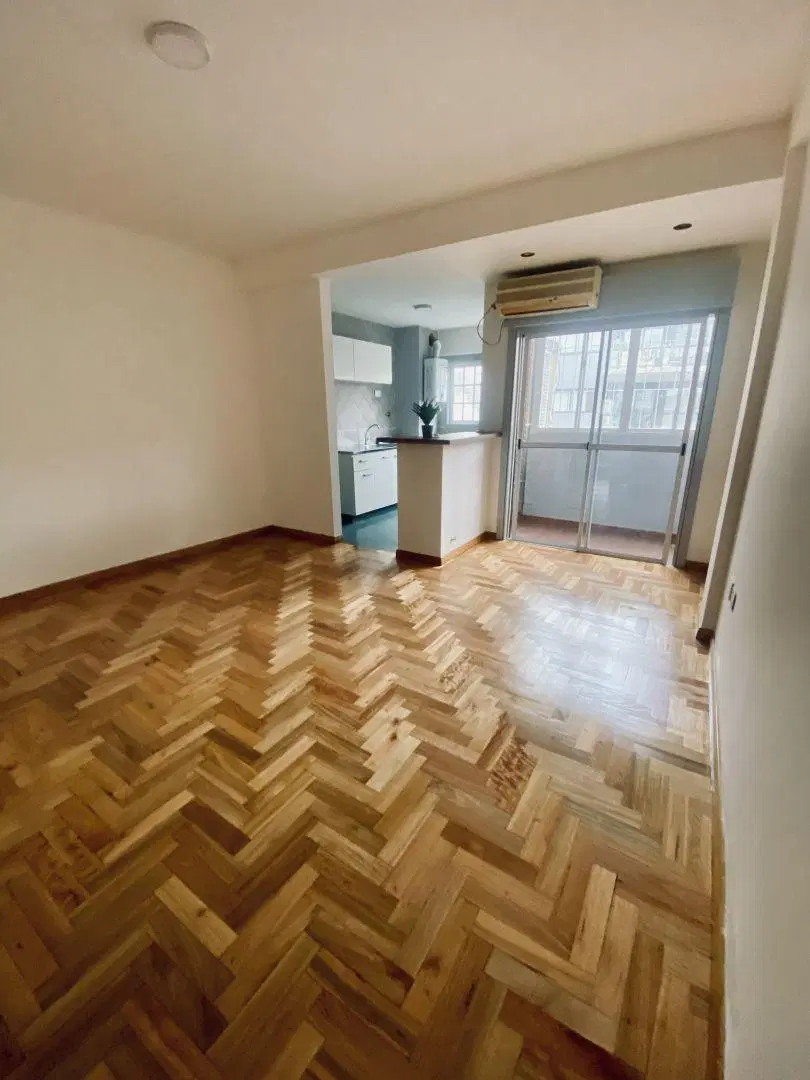 Departamento 2 ambientes. | VALLE al 700 2