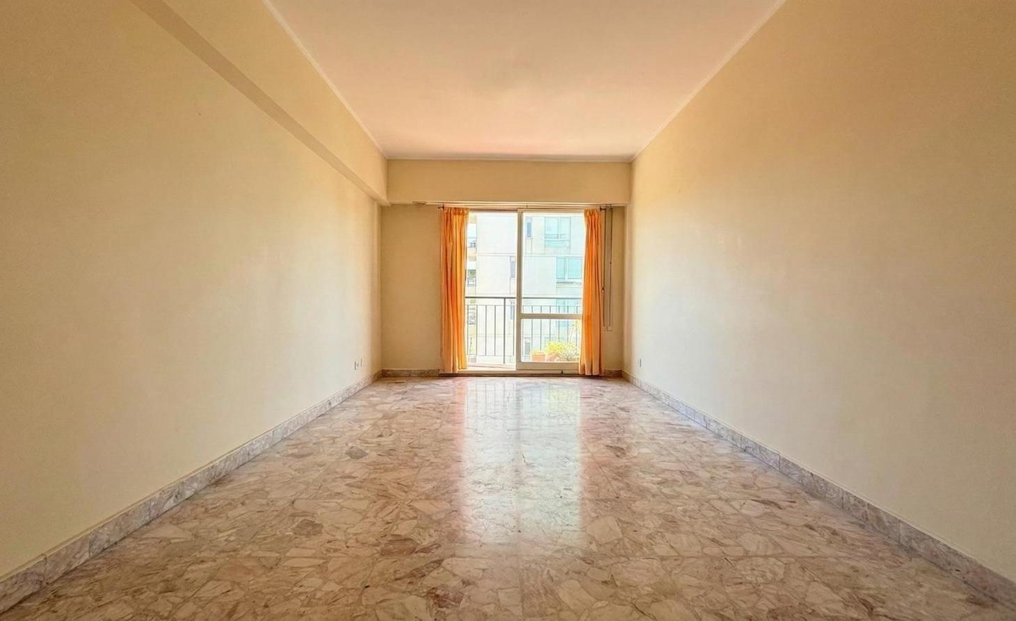Venta departamento Núñez 3 ambientes . al frente .dependencia de servicio. Balcón. apto profesional