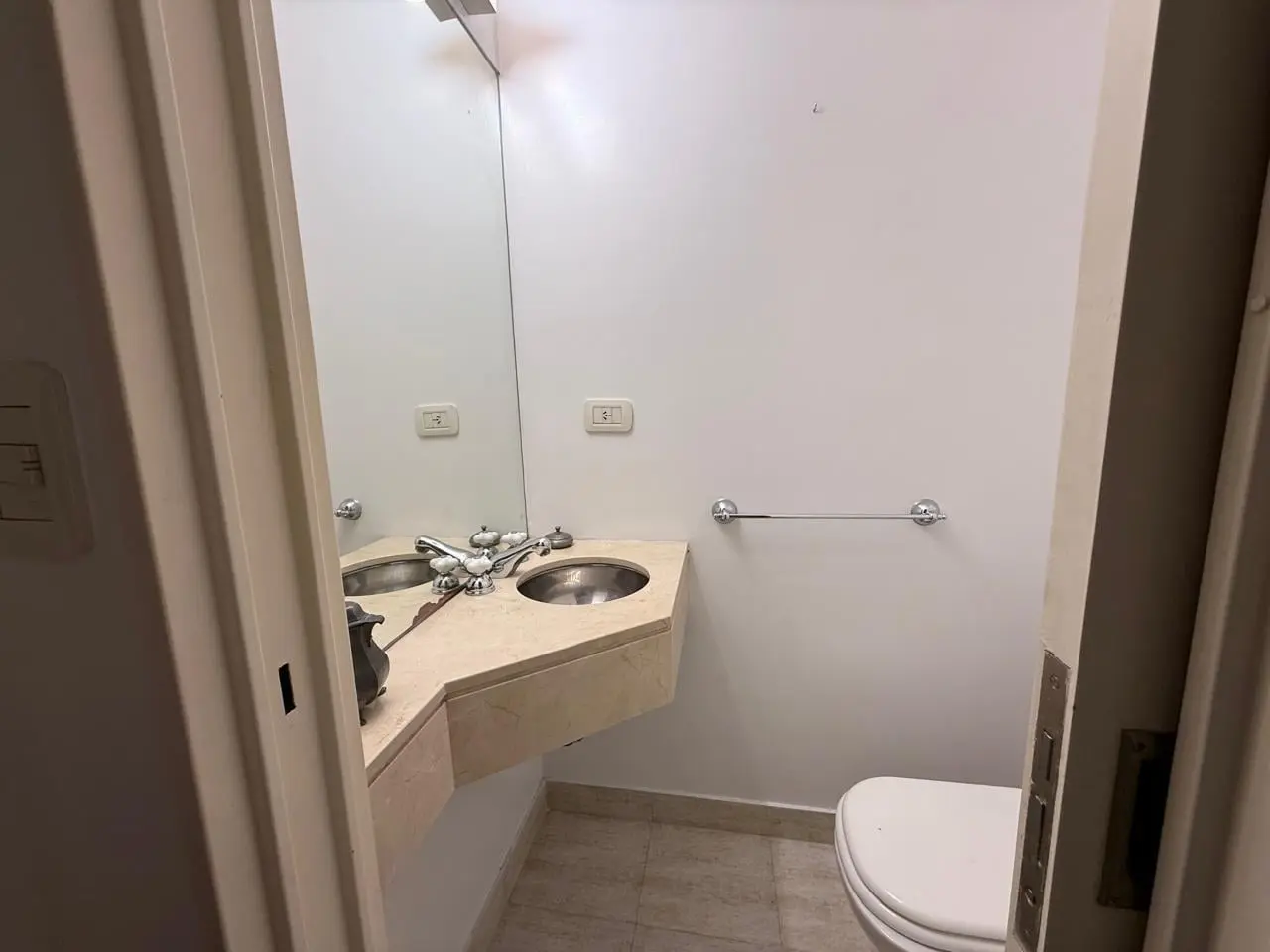 venta las cañitas  3 ambientes. hermoso patio. con parrilla. en las cañitas 5