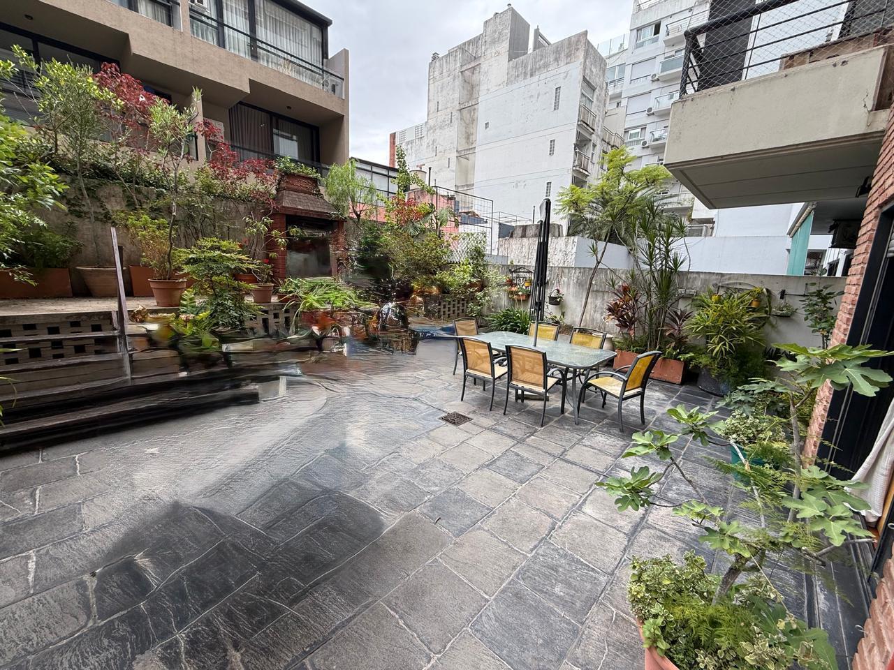 venta las cañitas 3 ambientes. hermoso patio. con parrilla. en las cañitas