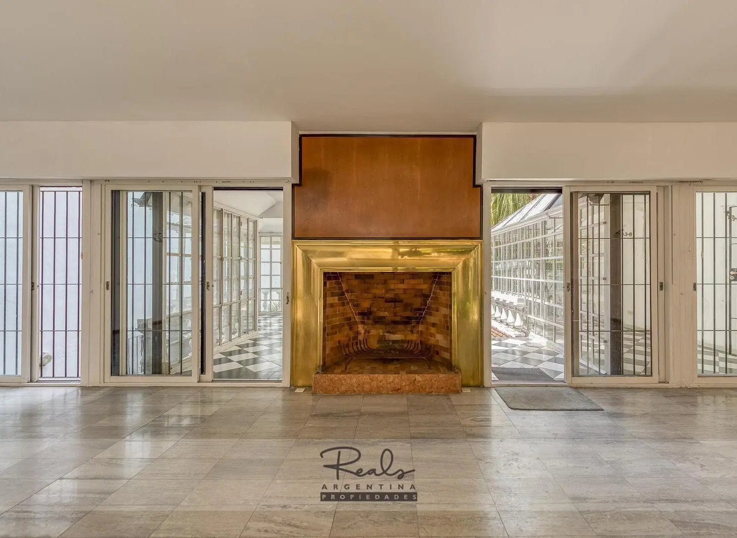 VENTA CASA EN BELGRANO ZONA DE EMBAJADAS .JARDIN .PISCINA. 3 COCHERAS.4 DORMITORIOS 5