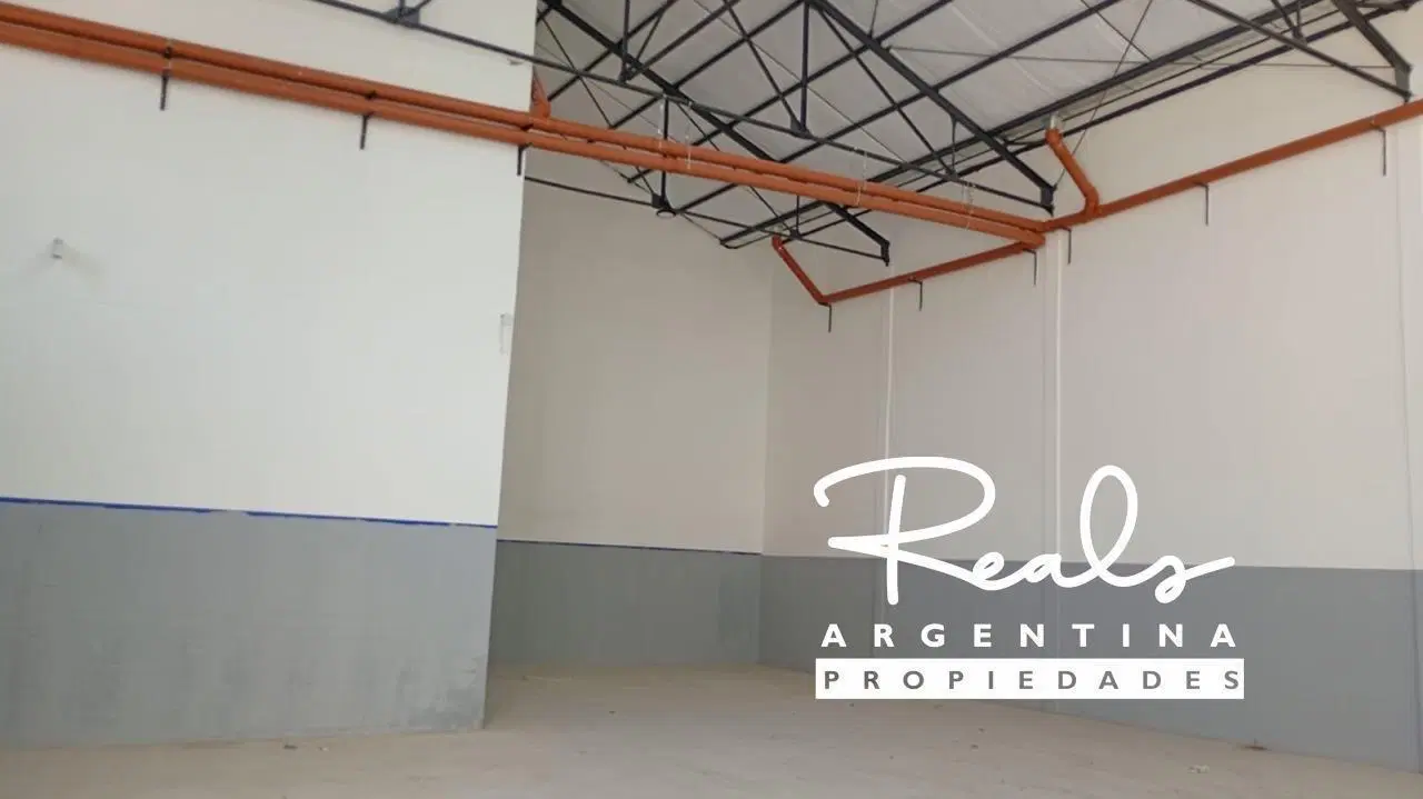 alquiler Depósito/GALPÓN  en Barracas hecho a nuevo. oficina,2 baños. playa de maniobras. 3
