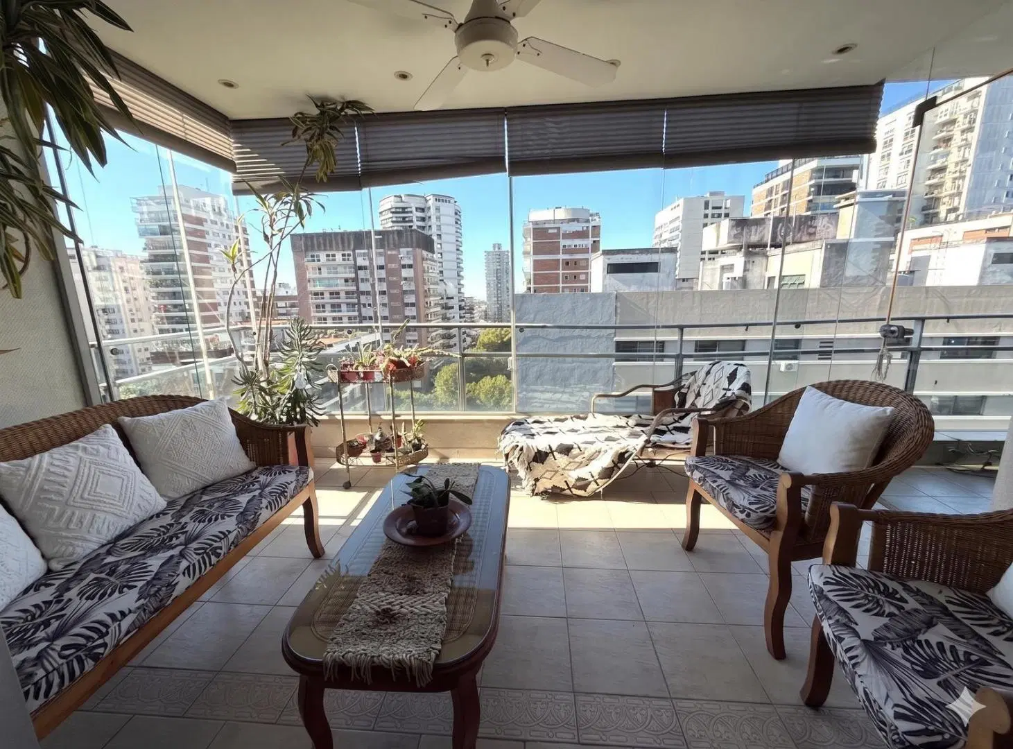 VENTA DEPARTAMENTO EN BELGRANO. 4 DORMITORIOS, VIGILANCIA,COCHERA,BAULERA.SUM 4