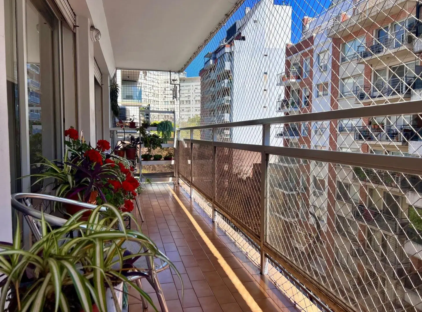RESERVADO, Venta Belgrano departamento 3 dormitorios al frente con balcón ,cochera fija.baulera. 5