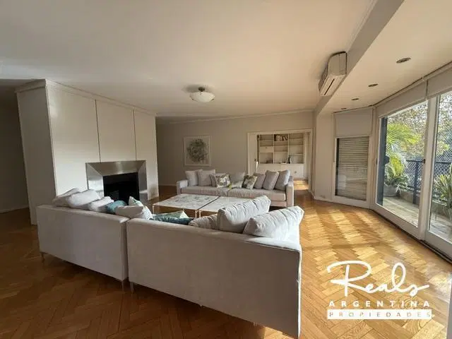 VENTA EN BELGRANO  piso 4 dormitorios. categoría. cochera . vigilancia 3