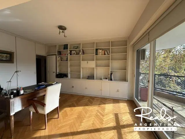VENTA EN BELGRANO  piso 4 dormitorios. categoría. cochera . vigilancia 2