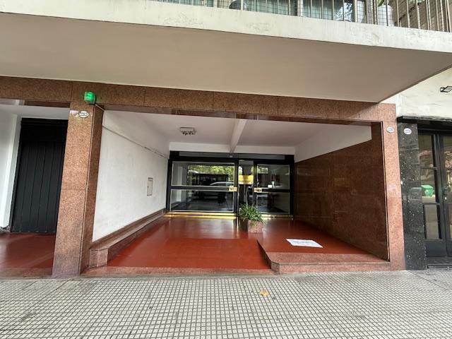 Foto de VENTA DEPARTAMENTO EN RECOLETA. 3 DORMITORIOS. DEPENDENCIA DE, imagen 1