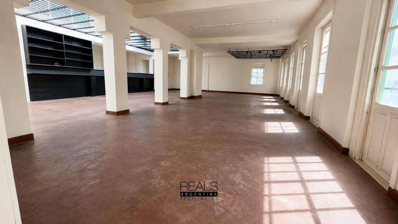 Foto de ALQUILER SAN CRISTOBAL Local Comercial de 495 m² en 2 Plantas – Ideal, imagen 1