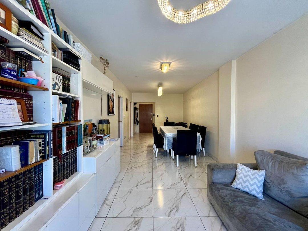 Foto de VENTA Departamento en Villa Crespo DE 3 DORMITORIOS, COCHERA, BAULERA, imagen 4