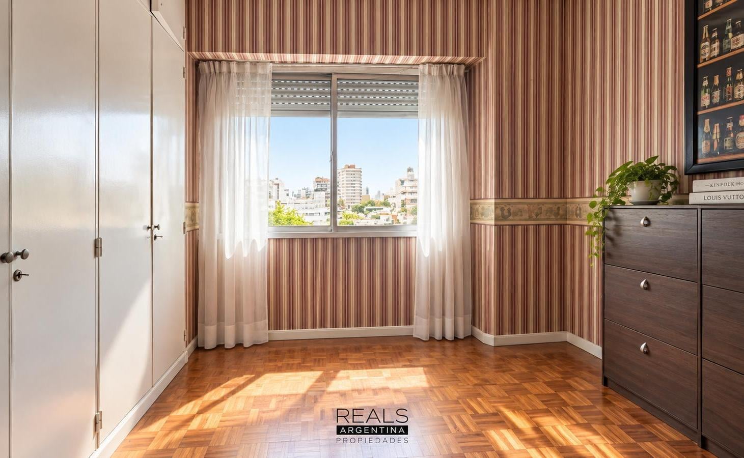 Foto de VENTA DEPARTAMENTO EN SAAVEDRA 4 AMBIENTES .BALCON.COCHERA FIJA, imagen 5