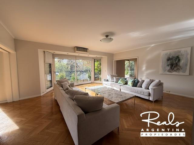 Foto de VENTA o ALQUILER EN BELGRANO piso 4 dormitorios. categoría. cochera, imagen 2