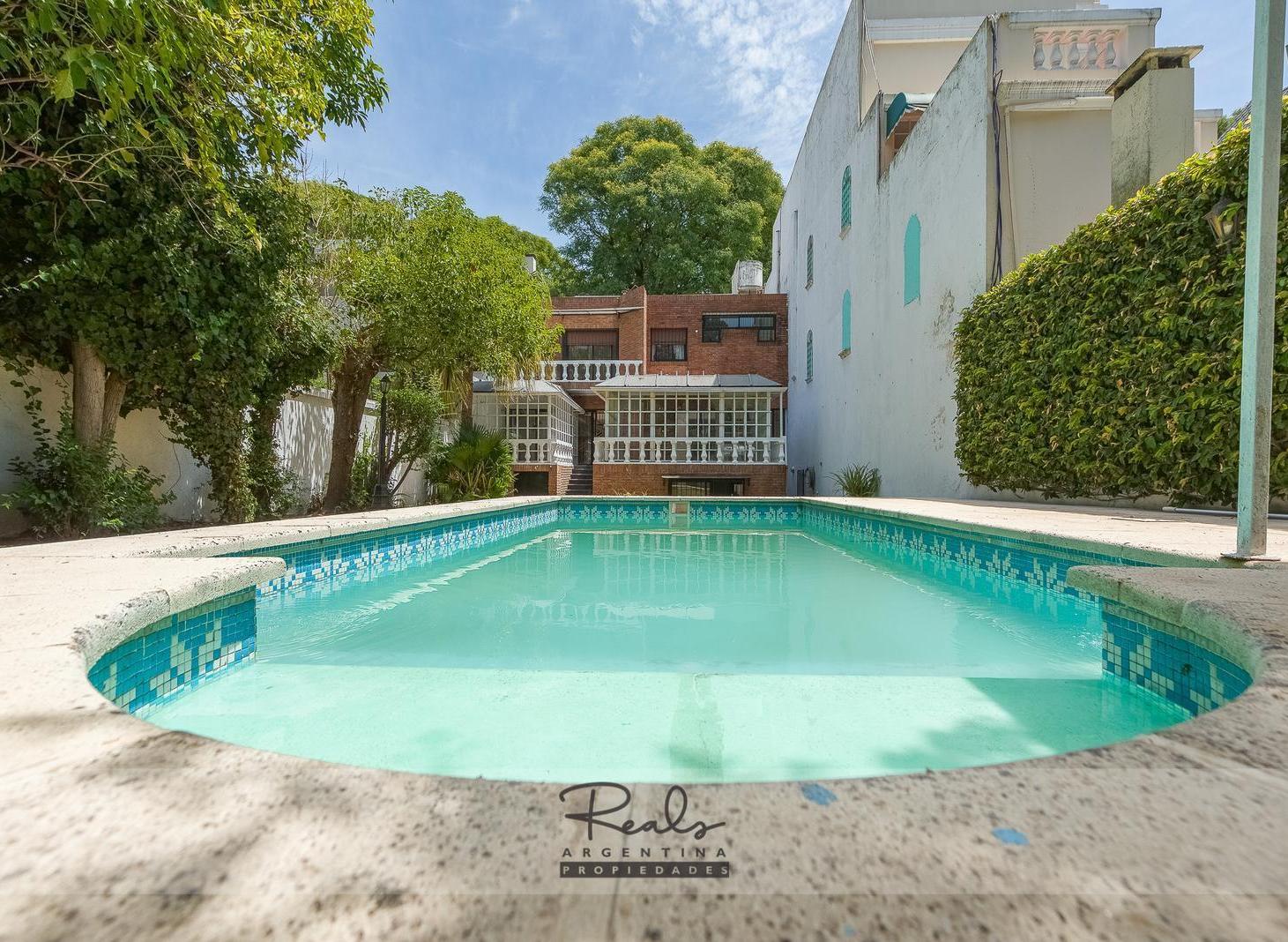 Foto de VENTA CASA EN BELGRANO ZONA DE EMBAJADAS .JARDIN .PISCINA. 3 COCHERAS.4, imagen 1