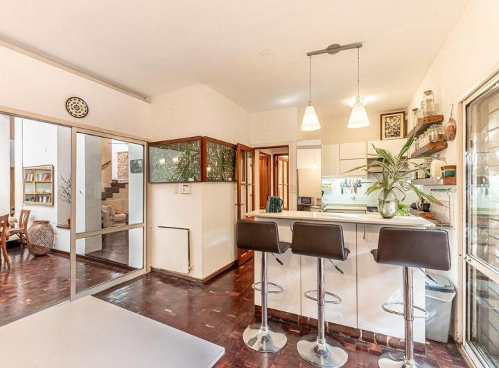 VENTA V CRESPO ESPECTACULAR CASA 300 M2 2 PLANTAS 4