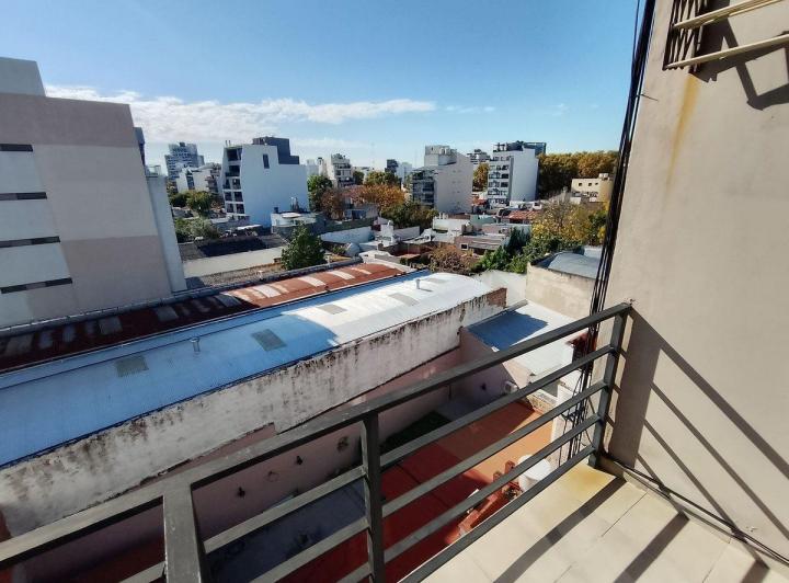 VENTA MONOAMBIENTE BALCON LUMINOSO PARQUE CHAS 4