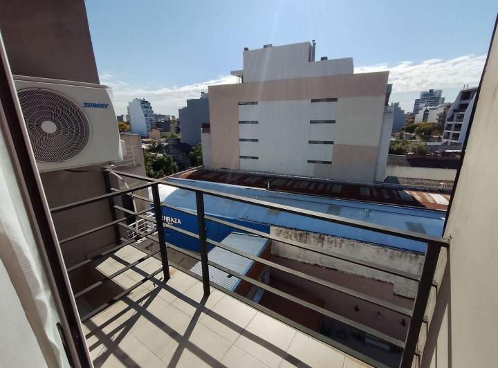VENTA MONOAMBIENTE BALCON LUMINOSO PARQUE CHAS 3