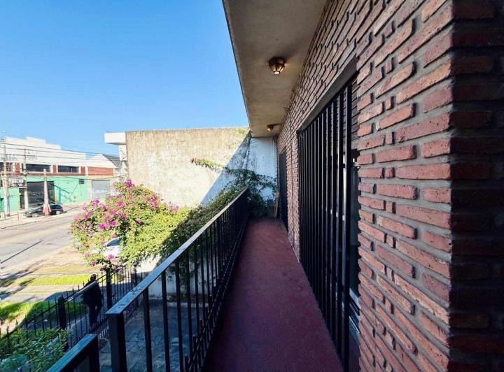 vente PH tres ambientes muy luminoso Lanús oeste 2