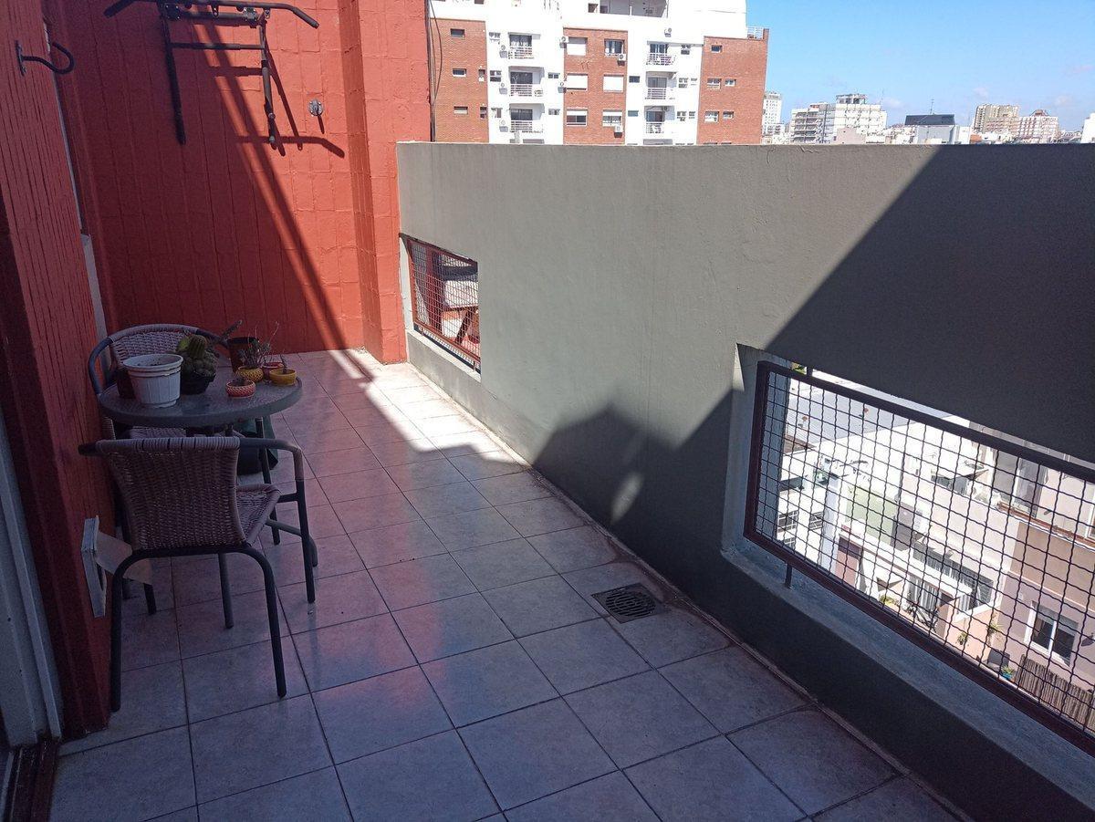 VENTA DEPARTAMENTO 2 AMBIENTES PISO ALTO C/ BALCON