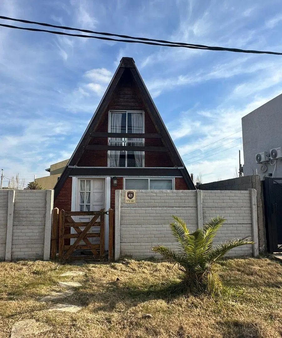 CASA ALPINA CON QUINCHO CERRADO Y PILETA 2