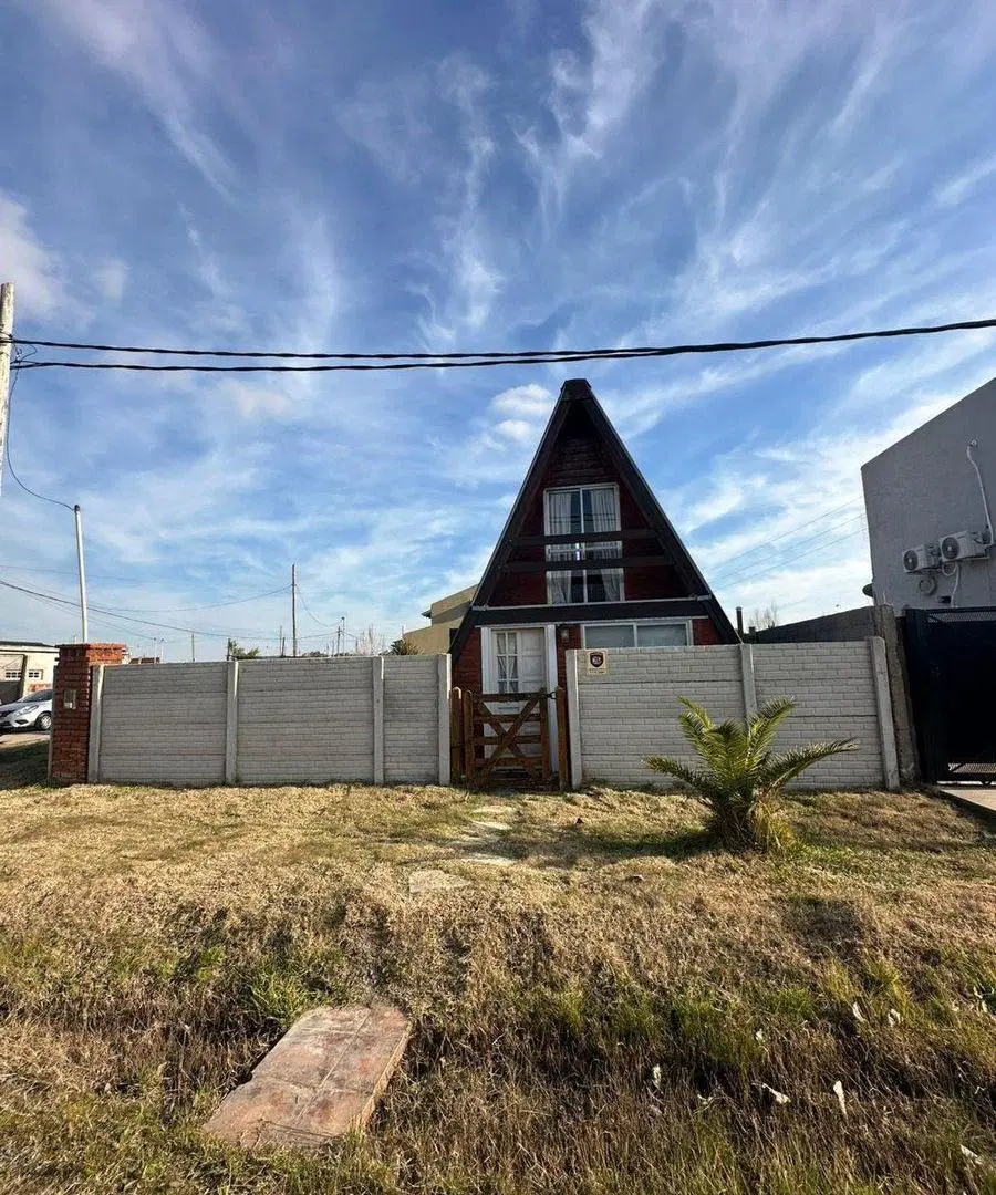 CASA ALPINA CON QUINCHO CERRADO Y PILETA 4