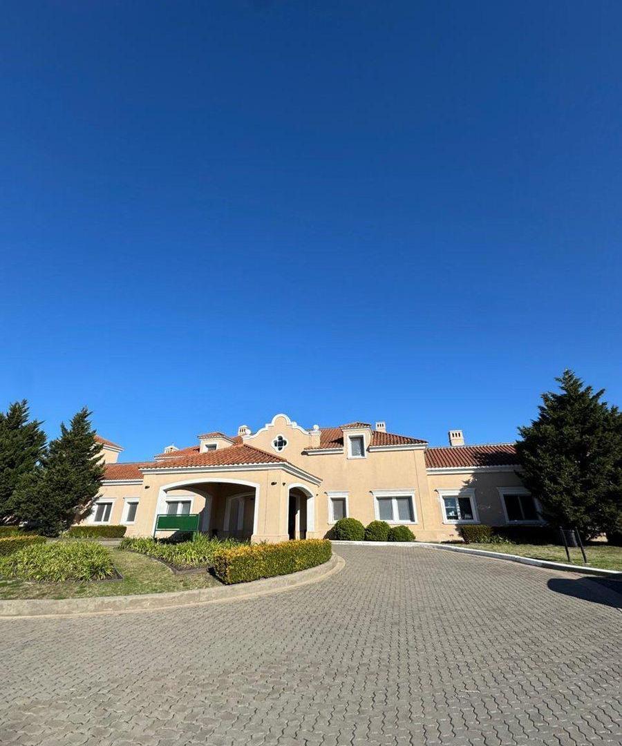Lote en venta. Área 60, La Escondida. OPORTUNIDAD!